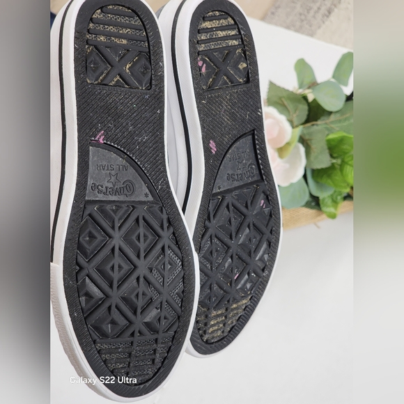 Converse Black and Pink Sneakers - Picture 4 of 5